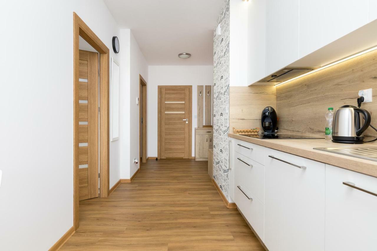 Wola Business Apartments Varsovia Exterior foto
